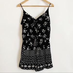 Xhilaration Floral Prints Strapped Romper Size M